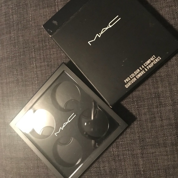 MAC compact case - Picture 3 of 4